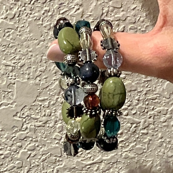 Beaded Stretch Bracelet - Picture 4 of 5